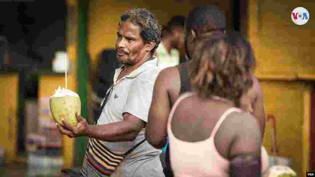 Despu&#233;s de un viaje de 2 horas por mar abierto los migrantes llegan agotados al muelle de Capurgan&#225; en el municipio de Acand&#237; en Colombia, donde cruzar&#225;n el Tap&#243;n del Dari&#233;n en un traves&#237;a de hasta 10 d&#237;as.