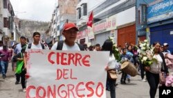 Una de las muchas protestas surgidas en los últimos días a lo largo de todo Perú, en este caso, en la localidad de Ayacucho, el 17 de diciembre de 2022, en rechazo al nuevo gobierno y al Congreso.
