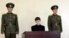 <p>Warga negara AS Matthew Todd Miller di tempat duduk saksi dalam sidangnya di Mahkamah Agung Korea Utara di Pyongyang, Korea Utara (14/9).</p>

