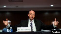 El exfiscal fiscal general adjunto de EE.UU. Rod Rosenstein testifica ante un panel del Senado el miércoles, 3 de junio de 2020.