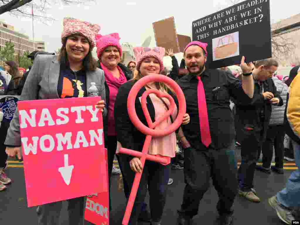 Protesters at the Women's March in Washington D.C., Jan. 21, 2017. (Photo: E. Cherneff / VOA) 