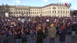 د یکشنبې په ورځ جرمني کې کېدونکو ټاکنو رایه ورکوونکي د مهاجرت او د ژوند د لګښتونو له امله ناراضه کړي