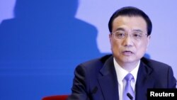 리커창 중국 총리가 지난 3월 중국 베이징 인민대회당에서 기자회견을 열고 발언하고 있다. 