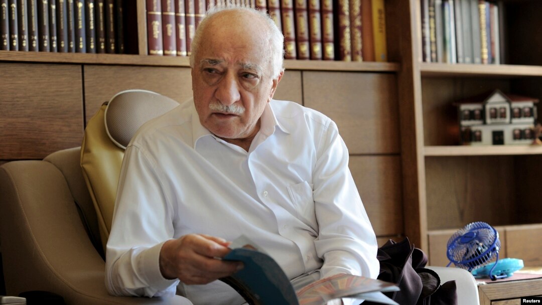 Fethullah Gulen (77 tahun), ulama Muslim yang tinggal di AS, dituduh Ankara mendalangi kudeta militer di Turki tahun 2016 yang gagal.