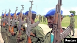 Les soldats de la RDC à la base d'entrainement de Kamina dans l'ex-province du Katanga, 2005