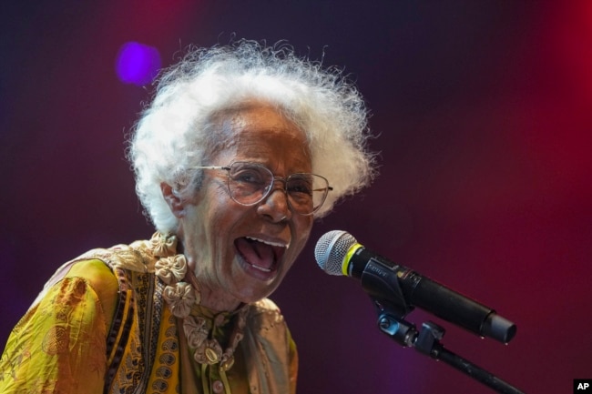 It took almost half a century for de França to find her audience. Her belated fame largely reflects a revival taking place in Brazil, where vinyl records outsold CDs and DVDs for the first time last year. (AP Photo/Andre Penner, File)