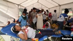 ایتھوپیا میں رضاکار زخمیوں کے لیے خون کا عطیہ دے رہے ہیں۔13 نومبر 2020