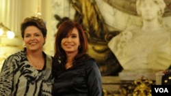 La presidenta Cristina Fernández recibe a su par de Brasil, Dilma Rousseff.