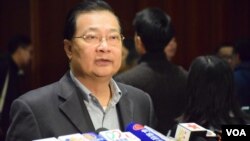 港区全国人大常委谭耀宗由于香港近期出现一宗源头不明新冠肺炎个案，被禁到北京出席10月19日开始的全国人大常委会会议 (美国之音/汤惠芸)