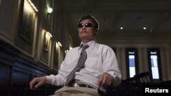 Chen Guangcheng memberikan keterangan pers di New York (Foto: dok). 