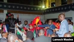 Malawi Congress Party supporters celebrate Lazarus Chakwera's win the country’s historic presidential election rerun in Blantyre, Malawi, June 27, 2020. (Lameck Masina/VOA)