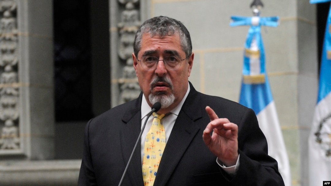 El presidente guatemalteco, Bernardo Arévalo, habla durante una conferencia de prensa en el Palacio de la Cultura en la Ciudad de Guatemala el 24 de enero de 2024.