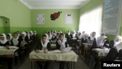  Afghan girl students