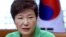韩国总统朴槿惠在一次例行会议上讲话（资料图）