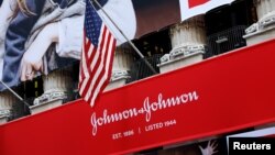 La compañía Johnson & Johnson concluyó que su producto de talco para bebés no contiene restos de asbesto, como señalaba un laboratorio estadounidense.