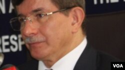 Türkiyənin xarici işlər naziri Əhməd Davutoğlu 