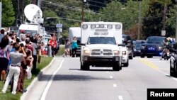 Misionaris AS Nancy Writebol (59 tahun) yang tertular ebola di Liberia, tiba dengan ambulans di rumah sakit Universitas Emory di Atlanta, Georgia, AS (5/8).