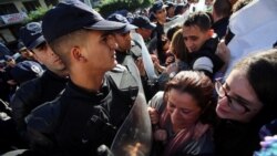 Quinze activistes algériens condamnés à des peines de prison ferme