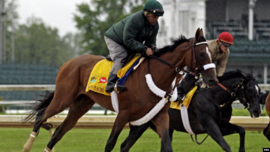 El jockey Mike Heera, llevó a Mucho Macho Man hasta el tercer lugar en el Derby de Kentucky, mientras el potro Archarcharch se lesionó a poco de la partida.