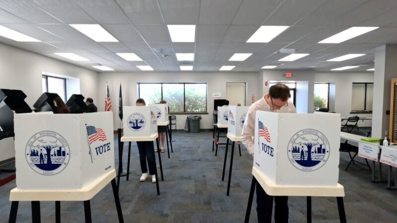 US Voters Cast Primary Ballots