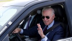 Biden a visité une usine de véhicules électriques dans le Michigan