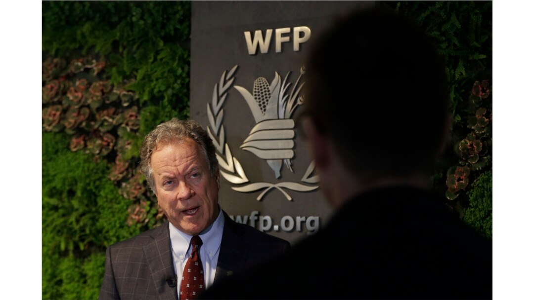 David Beasley,Direktur Eksekutif Program Pangan Dunia PBB (WFP) saat diwawancarai Associated Press di Roma, 6 Desember 2018. (Foto: dok).