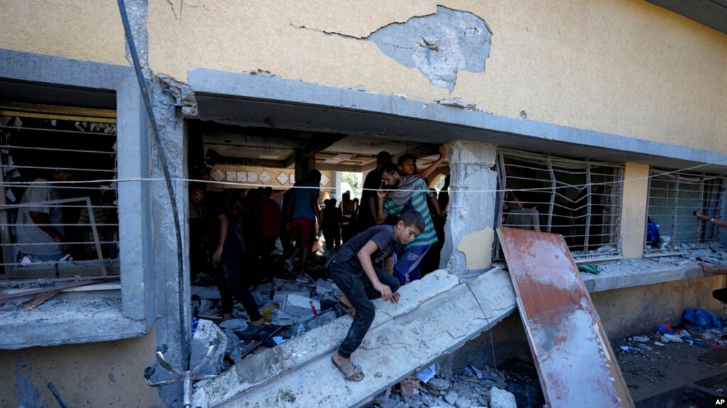 Zyrtarët palestinezë: 27 të vrarë në një sulm izraelit ndaj një shkolle