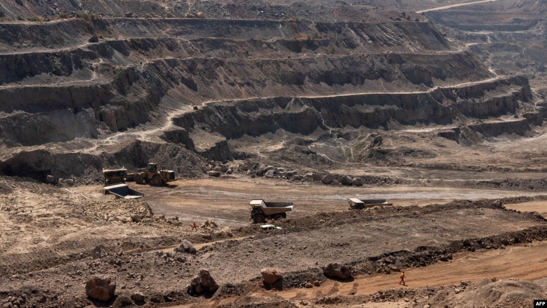 Ik kibanza citwa " Tenke Fungurume Mine", kiri mu buseruko bwa Kongo. Gegukira Ubushinwa. Ni co kibanza kinini kw'isi gicukurirwamwo Cobalte na Cuivre.