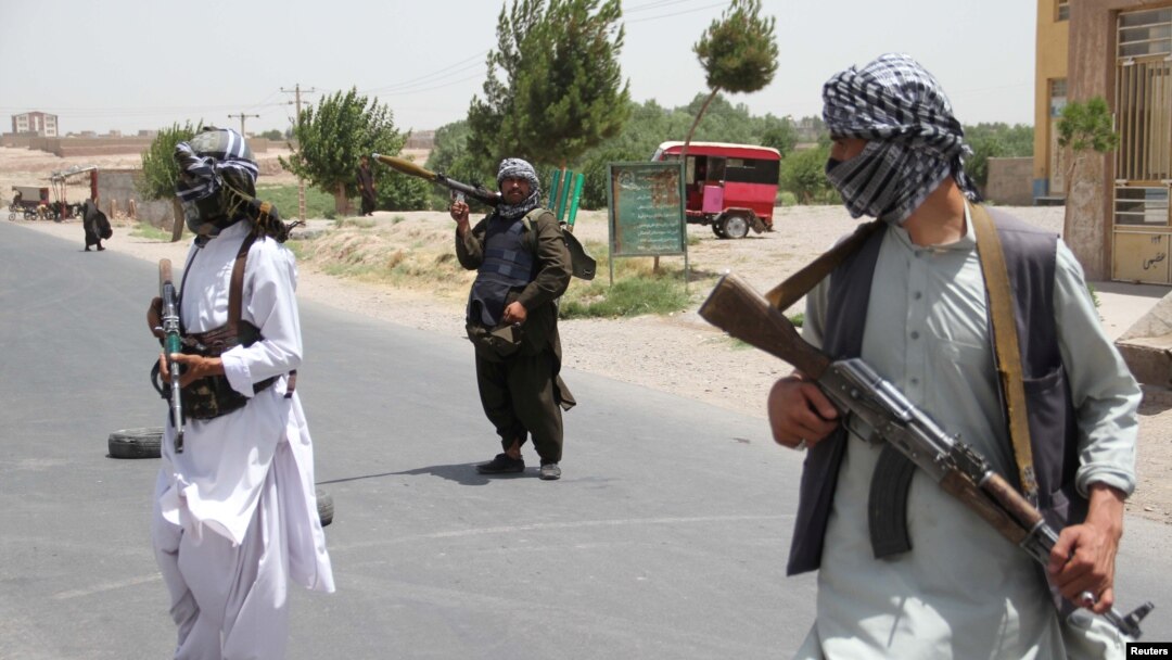 Hukumat tomonida jang qilayotgan afg'onlar, Hirot, 10-iyul, 2021