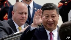 Le président chinois Xi Jinping à son arrivée à l'aéroport à West Palm Beach, en Floride, le 6 avril 2017.