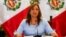 ARCHIVO: La presidenta de Perú, Dina Boluarte, se dirige a los medios de comunicación en Lima, Perú, el 10 de febrero de 2023.