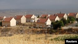 Des maisons dans la colonie juive de Karmel en Cisjordanie, le 24 mai 2016 