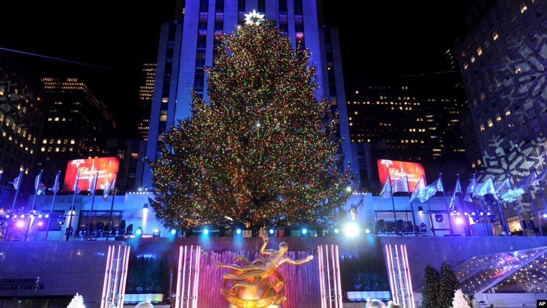 Dekorasi Natal di gedung Rockefeller Center di Manhattan, New York (foto: ilustrasi). 