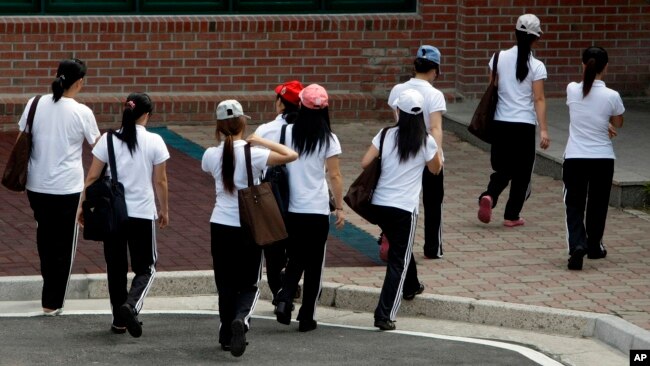 한국 통일부 소속 북한이탈주민정착지원시설인 '하나원'의 탈북민 교육생들.