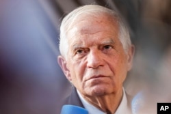 Kepala kebijakan luar negeri Uni Eropa Josep Borrell berbicara dengan wartawan di gedung Dewan Eropa di Brussels, Senin, 22 Juli 2024. (Geert Vanden Wijngaert/AP)