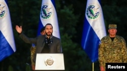 El presidente de El Salvador, Nayib Bukele, participa en una ceremonia conmemorativa del Día de la Independencia del país, en Ciudad Arce, El Salvador, el 15 de septiembre de 2024. REUTERS/José cabezas