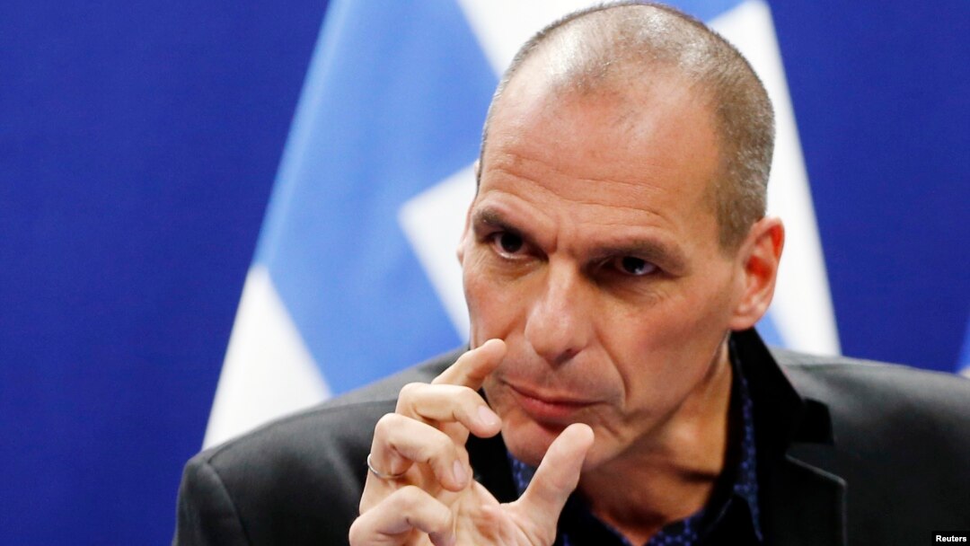 Greek Finance Minister Yanis Varoufakis addresses a news conference after an eurozone finance ministers meeting in Brussels, Belgium, Feb.16, 2015.