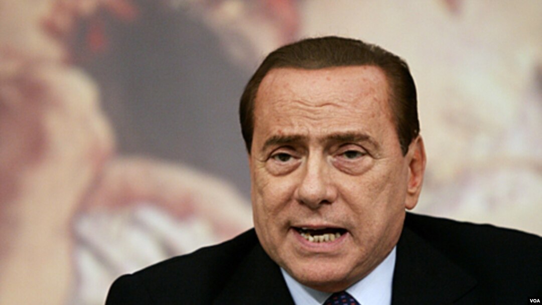 Mantan Perdana Menteri Italia, Silvio Berlusconi kembali ke AC Milan.