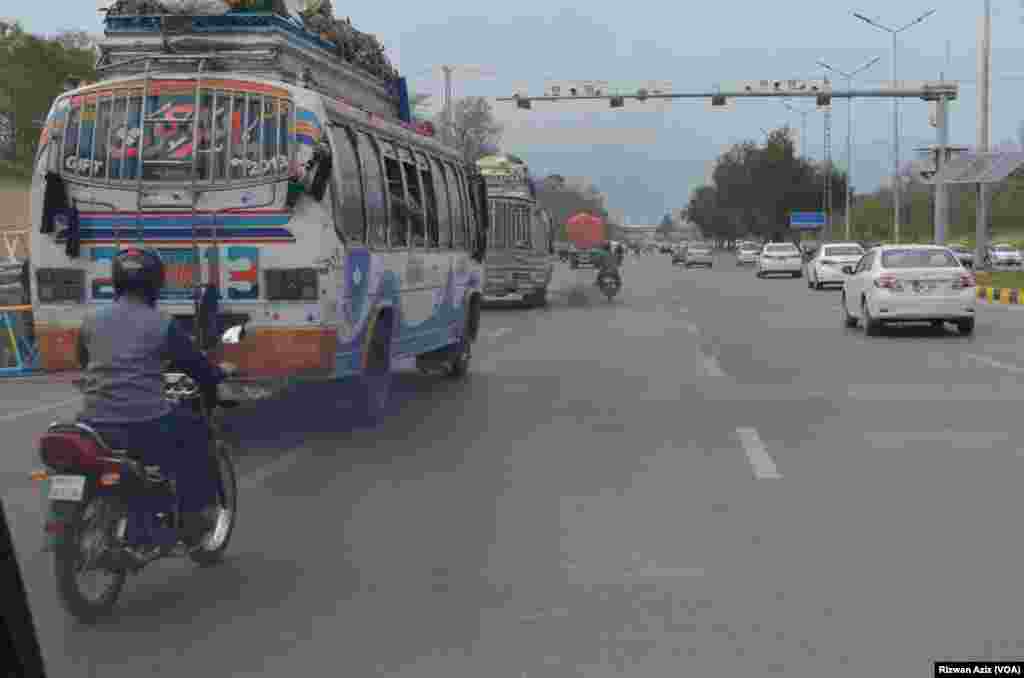 فضائی آلودگی کی وجہ سے ایک اندازے کے مطابق دنیا میں ہر سال 70 لاکھ قبل از وقت اموات ہوتی ہیں۔