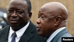 VaChris Mutsvangwa (R) vakakundwa musarudzo yemuNorton