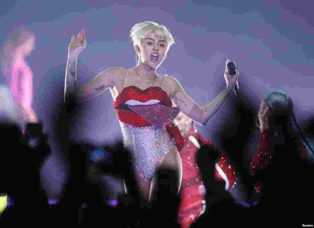 U.S. singer Miley Cyrus performs at the O2 Arena in central London, May 6, 2014.