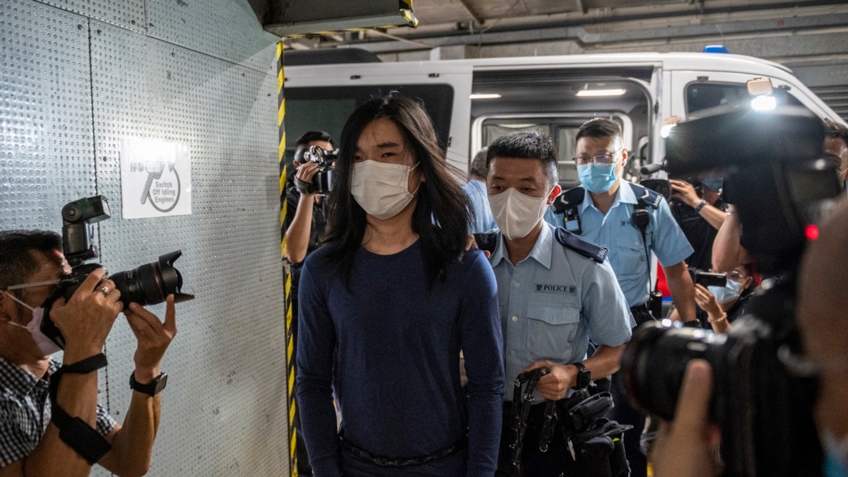 香港法院以暴动等罪名判处反送中示威中遭警方枪击的抗议者入狱近四年