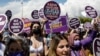 هزاران زن در استانبول در اعتراض به خروج اردوغان از کنوانسیون منع خشونت علیه زنان به خیابان‌ها آمدند