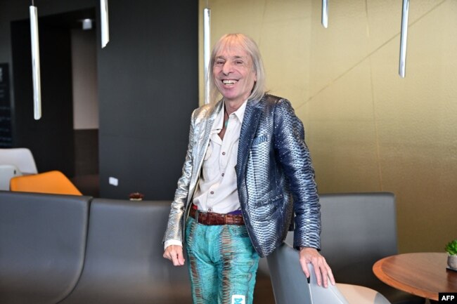Spiderman Prancis, Alain Robert sebelum memanjat gedung untuk merayakan HUT-nya yang ke 61, Senin (6/11).