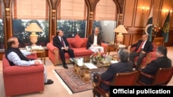د کامن انټرسټس غونډه اسلام اباد کې د گل، دوشنبې، په ورځ د وزیراعظم نوازشریف په مشرۍ کې وشوه چې پکې د څلورو واړو صوبو اعلا وزیرانو او نورو لوړ رتبه حکومتي مامورینو برخه واخیسته