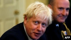 Perdana Menteri Inggris Boris Johnson menghadiri pertemuan meja bundar dengan para kepala militer di Downing Street di London pada 19 September 2019. (Foto: AFP/Henry Nicholls)