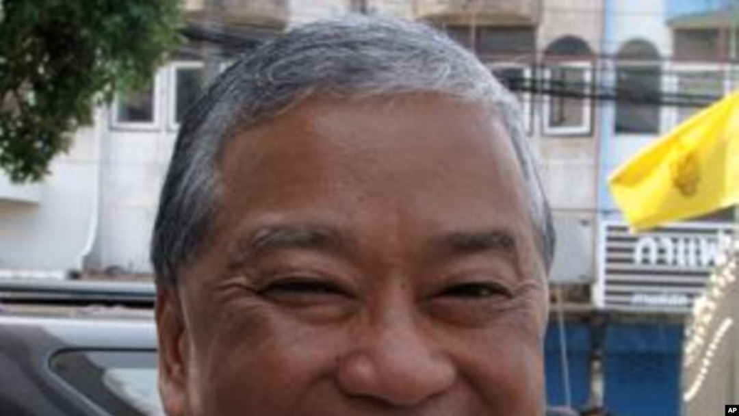 Bangkok City Governor Sukhumbhand Paribatra, October 23, 2011.