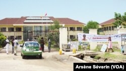 Hôpital de Mfilou réquisitionné pour les patients souffrant de la maladie Covid-19, le 9 octobre 2020. (VOA/Arsène Séverin)