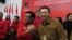 Basuki Tjahaja Purnama (Ahok/kanan) dan Djarot Saiful Hidayat (Djarot) di kantor DPP PDI Perjuangan Jakarta Selasa 20 September 2016 (Foto: VOA/Andylala).