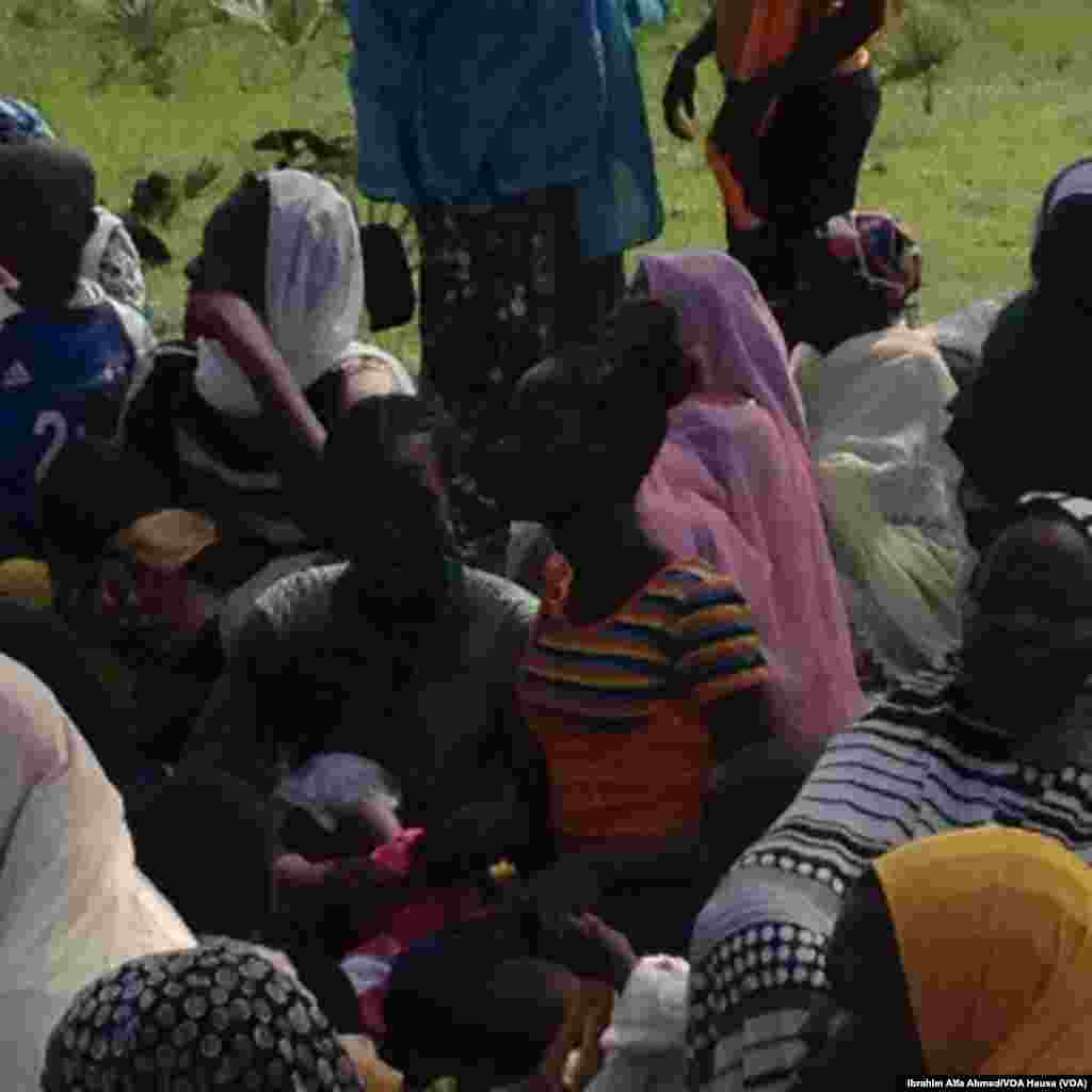 Yawancin 'yan gudun jihiran daga jihohin Borno da Yobe suka fito yayin da wasu da dama sun fito ne daga wasu sassan Adamawa kamar daga kananan hukumomin Madagali da Michika, Yuni 3, 2014.